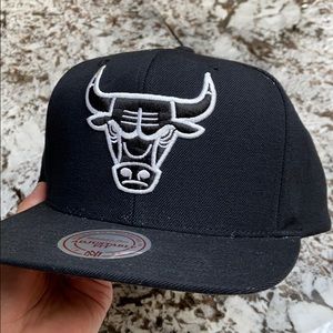 Black Chicago Bulls Snapback Hat